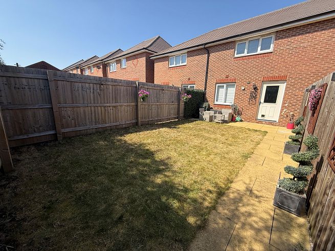 51 Hadrian Way, Nuneaton